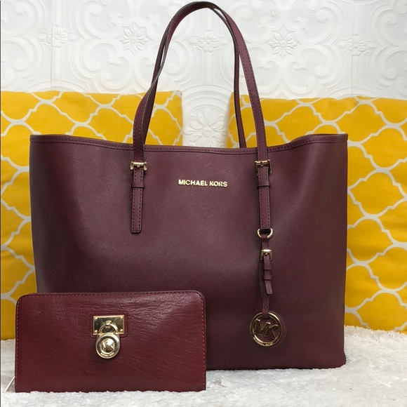 Michael Kors Handbags - 🌸OFFERS?🌸Michael Kors All Leather Burgundy Set